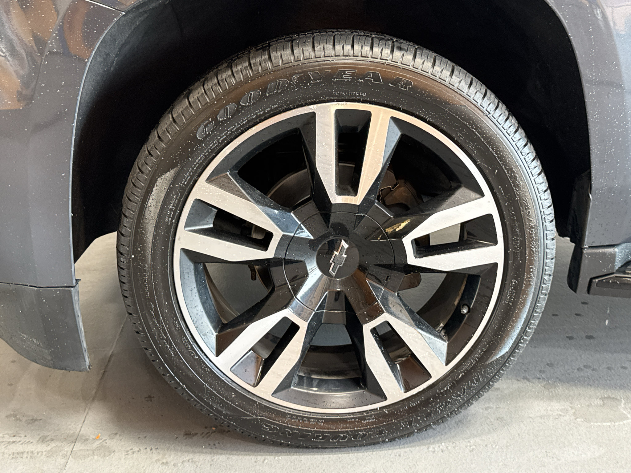 Used 2020 Chevrolet Suburban Premier AWD/4WD image 9