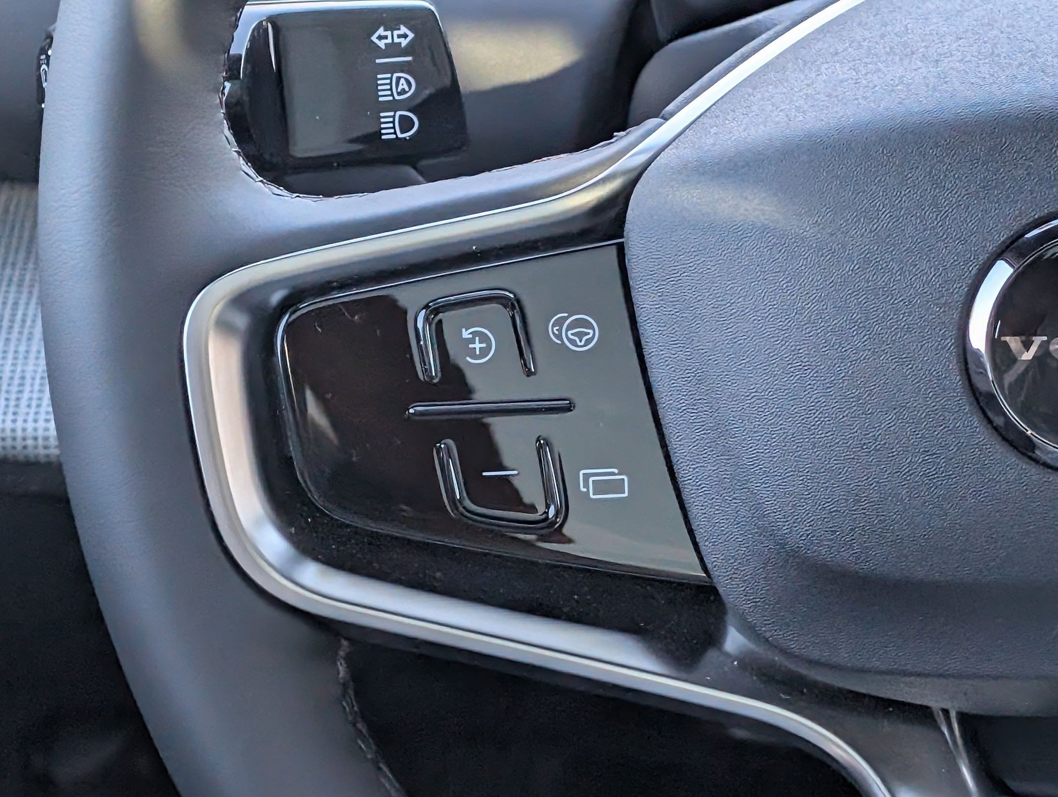 New 2026 Volvo EX30 Cross Country Ultra w/ Protection Package Premier image 15