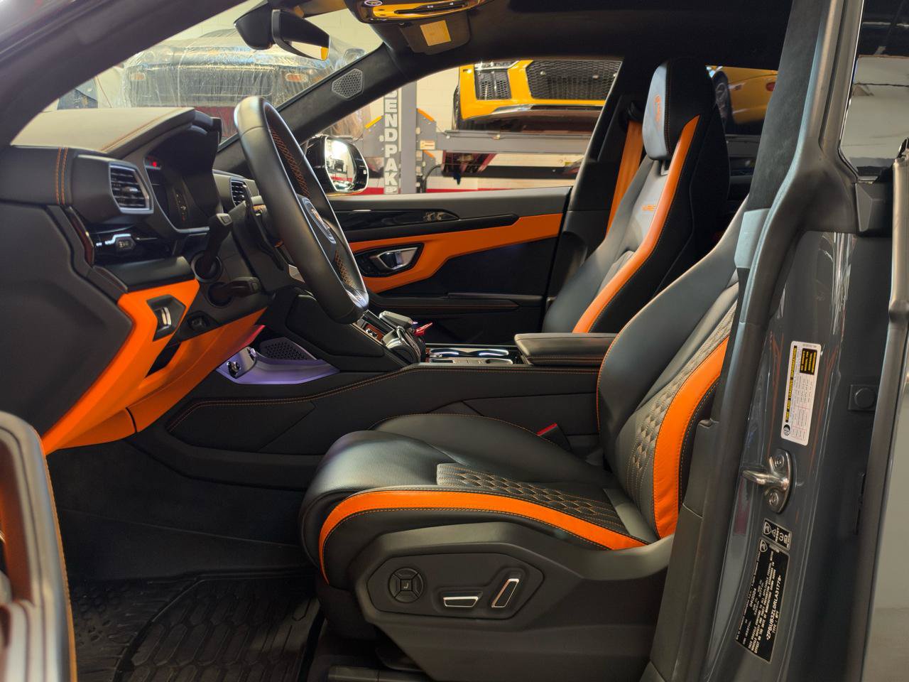 Used 2024 Lamborghini Urus S AWD/4WD image 15