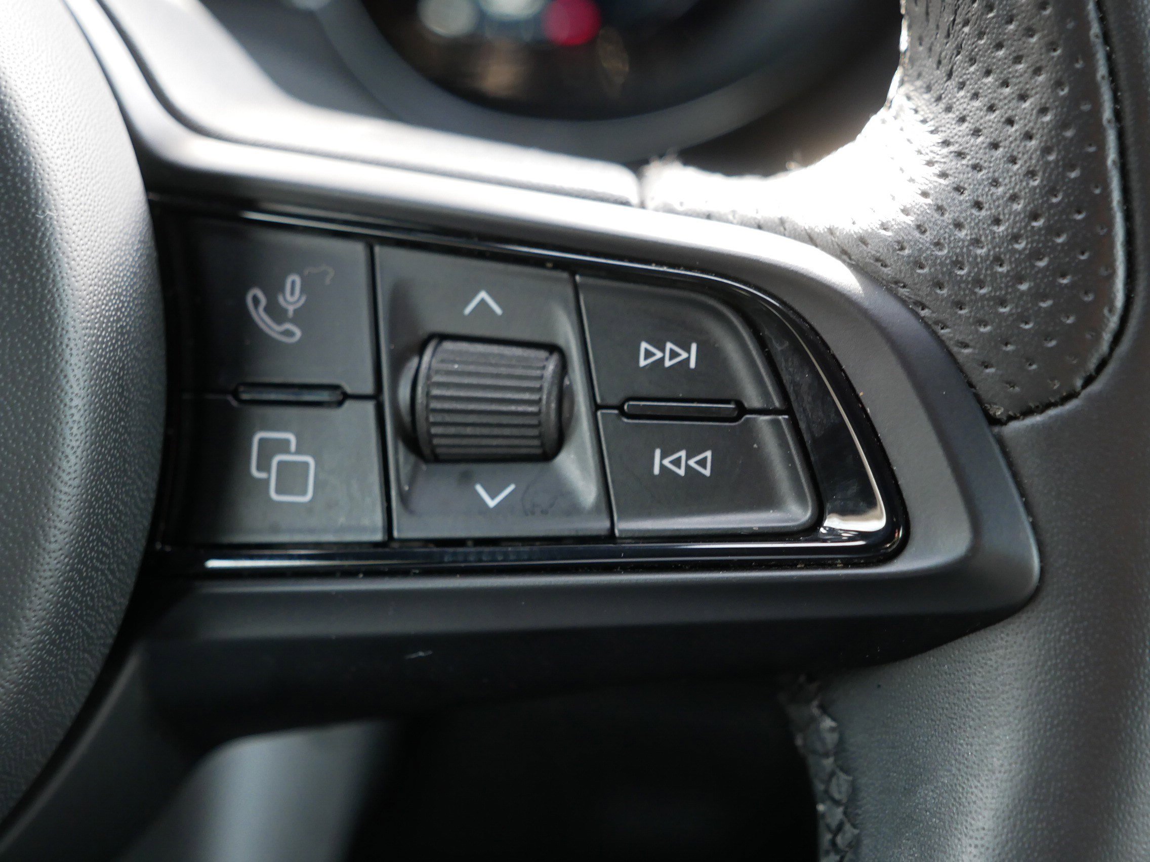 Used 2025 Alfa Romeo Tonale image 29