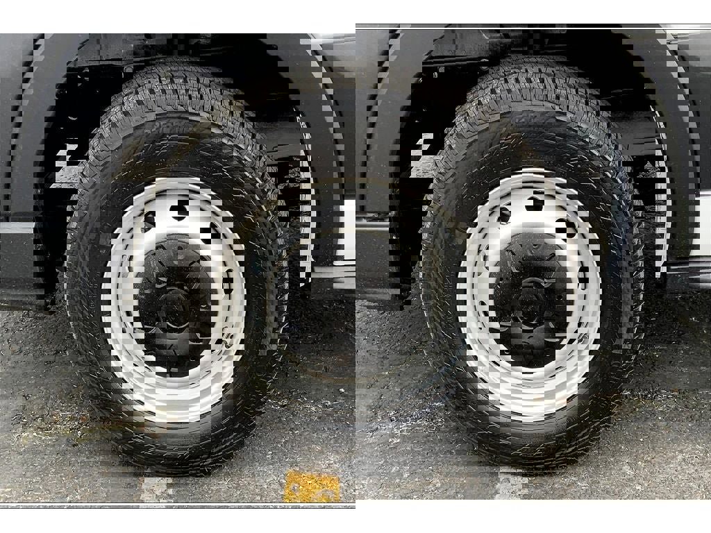 New 2025 Ford Transit 250 Low Roof image 28