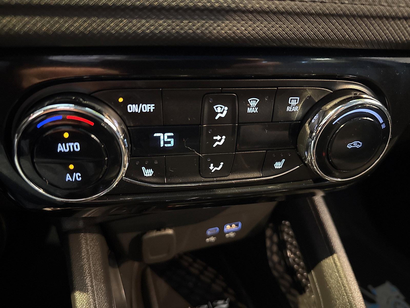 Used 2024 Chevrolet TrailBlazer LT w/ Convenience Package image 38