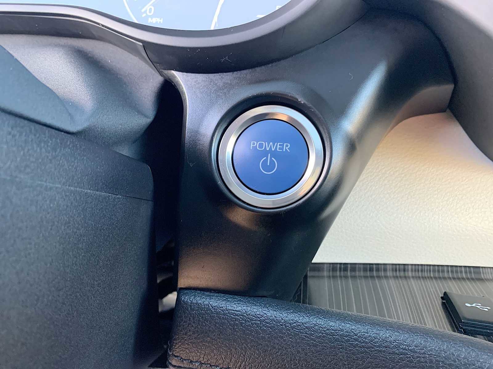 Used 2024 Toyota Sienna Limited image 17