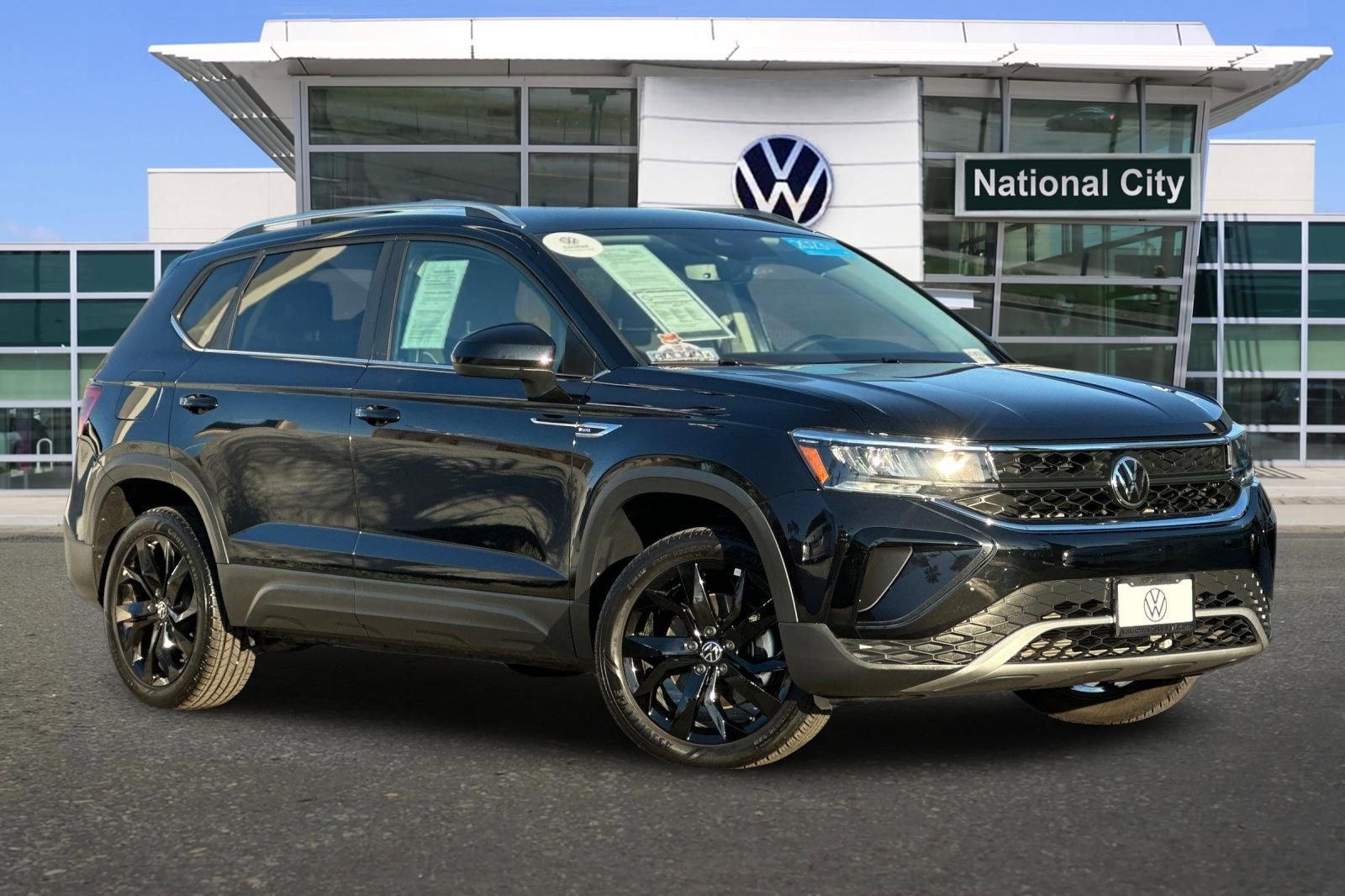 Used 2023 Volkswagen Taos SE w/ Black Wheel Package FWD image 2