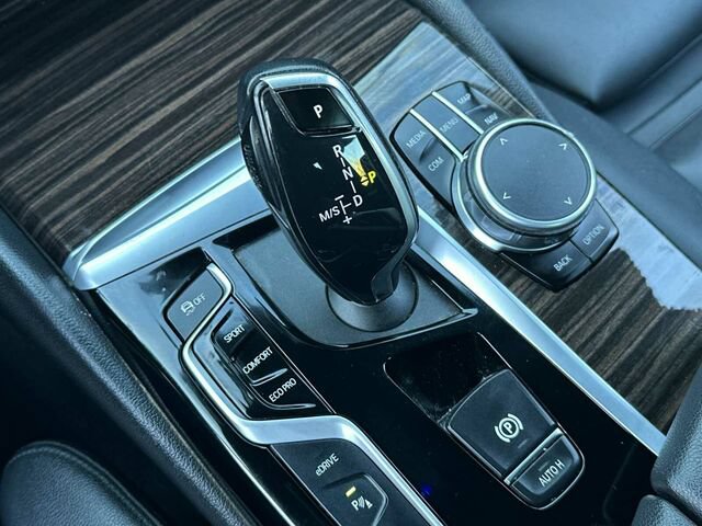Used 2019 BMW 530e w/ Convenience Package RWD image 25