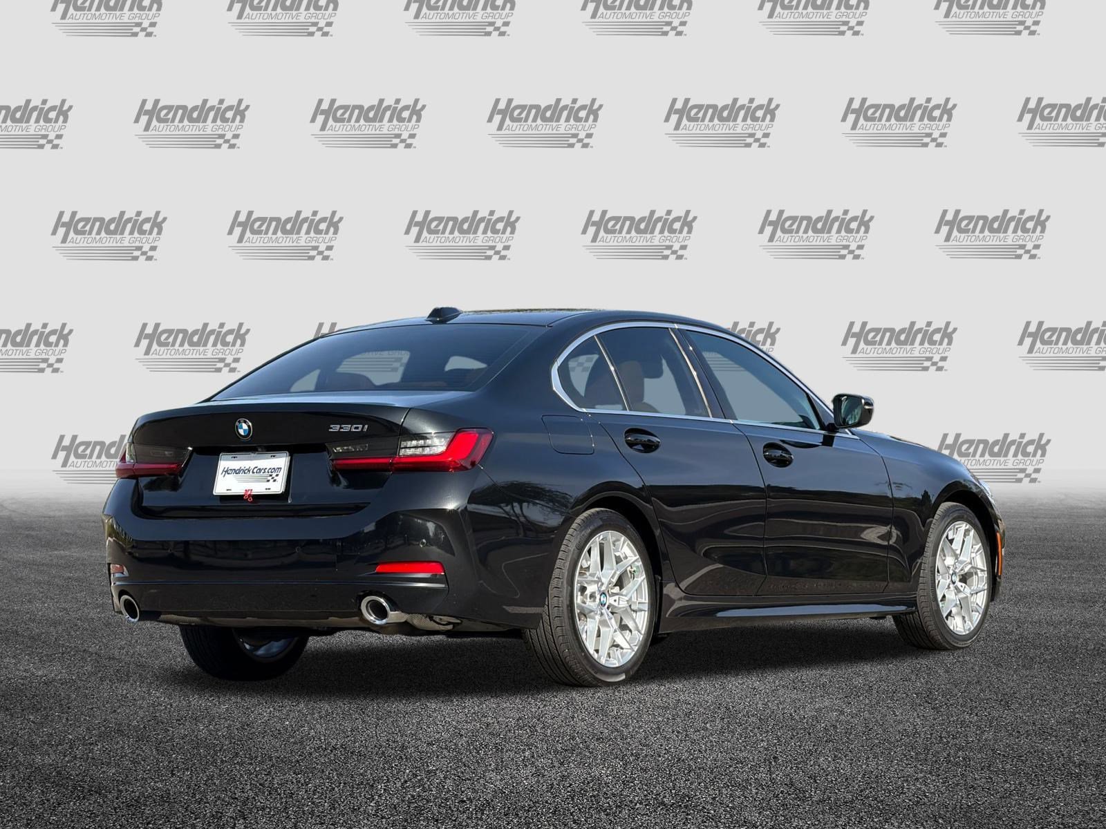 Used 2025 BMW 330i Sedan w/ Premium Package image 5