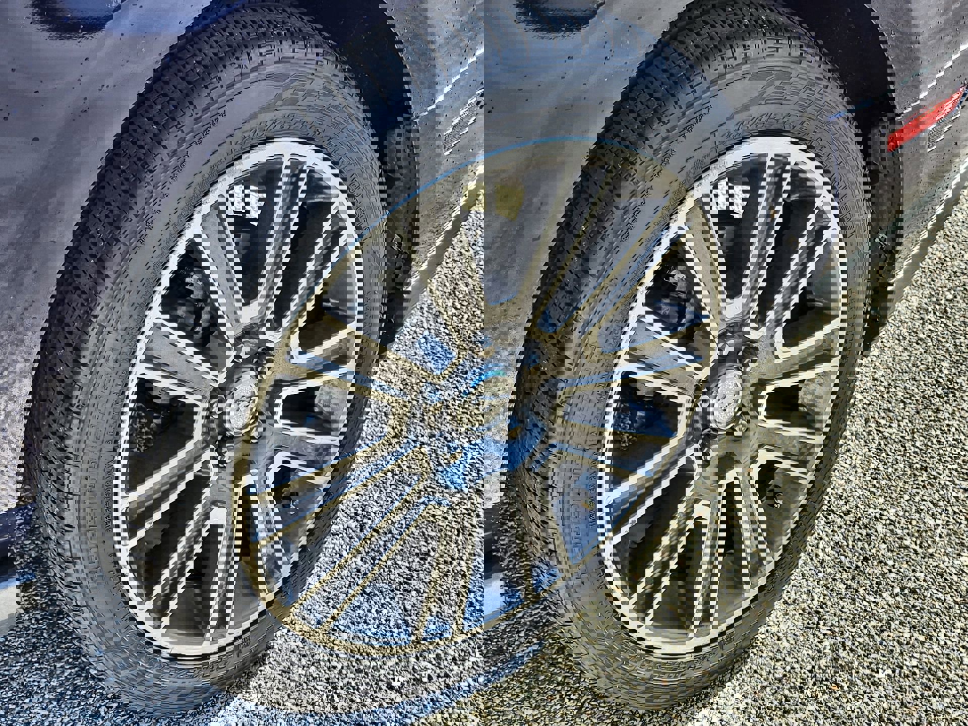 Used 2012 Ford Mustang GT Premium w/ HID Headlamps & Security Pkg image 11