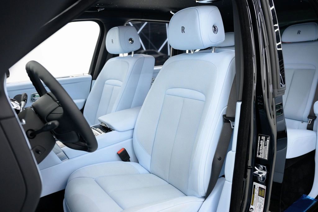 Used 2025 Rolls-Royce Cullinan image 65