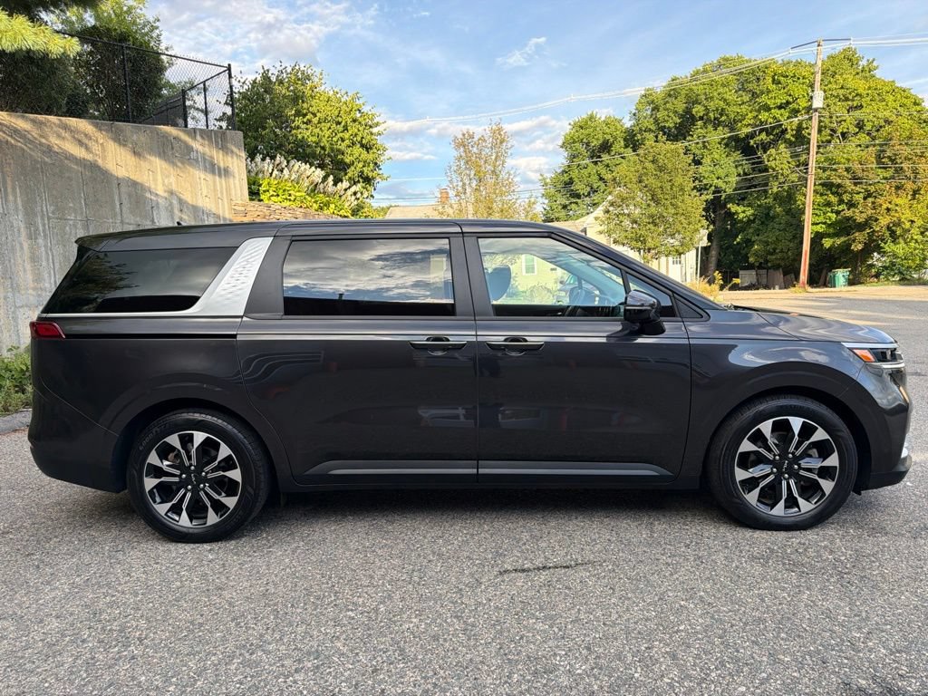 Certified 2024 Kia Carnival EX FWD image 8