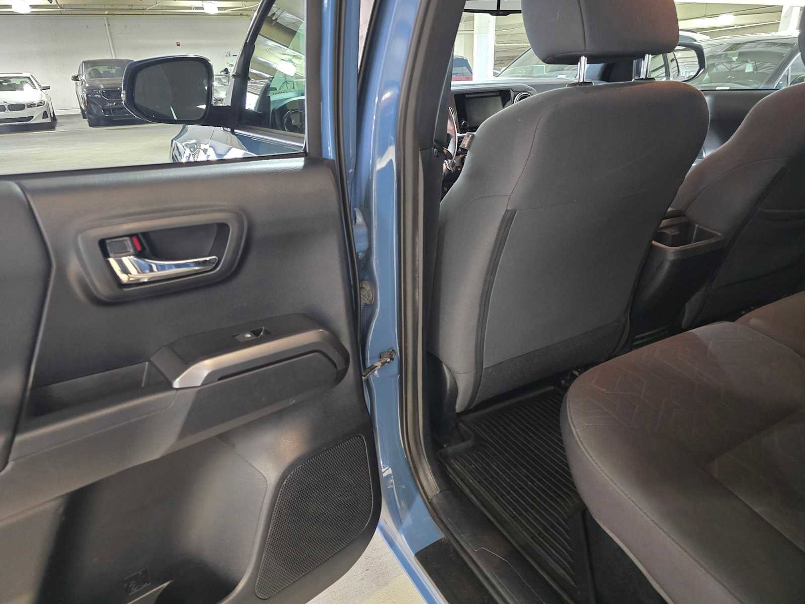 Used 2019 Toyota Tacoma TRD Off-Road w/ Technology Package AWD/4WD image 15