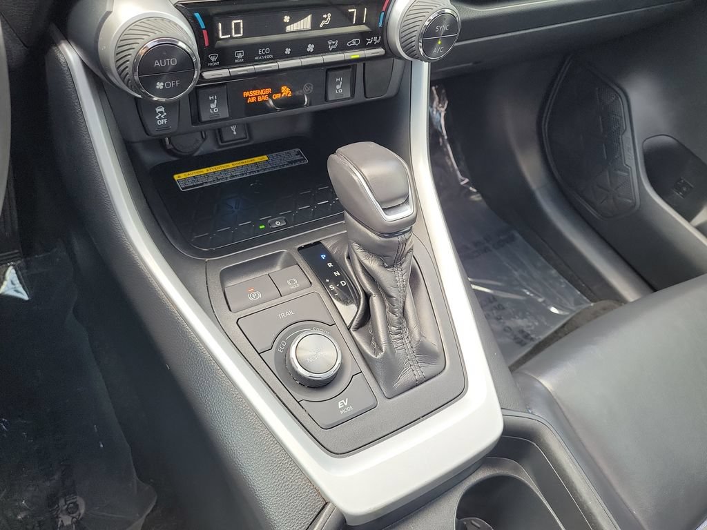 Certified 2020 Toyota RAV4 XSE AWD/4WD image 18
