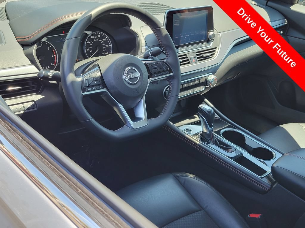 Used 2023 Nissan Altima 2.5 SR FWD image 5