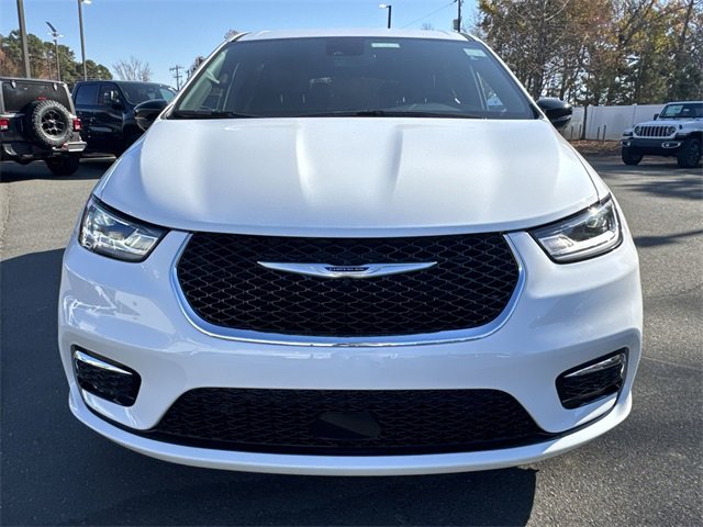 New 2026 Chrysler Pacifica Select image 15