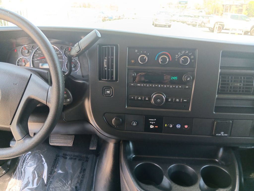 Used 2025 Chevrolet Express 3500 LS RWD image 17