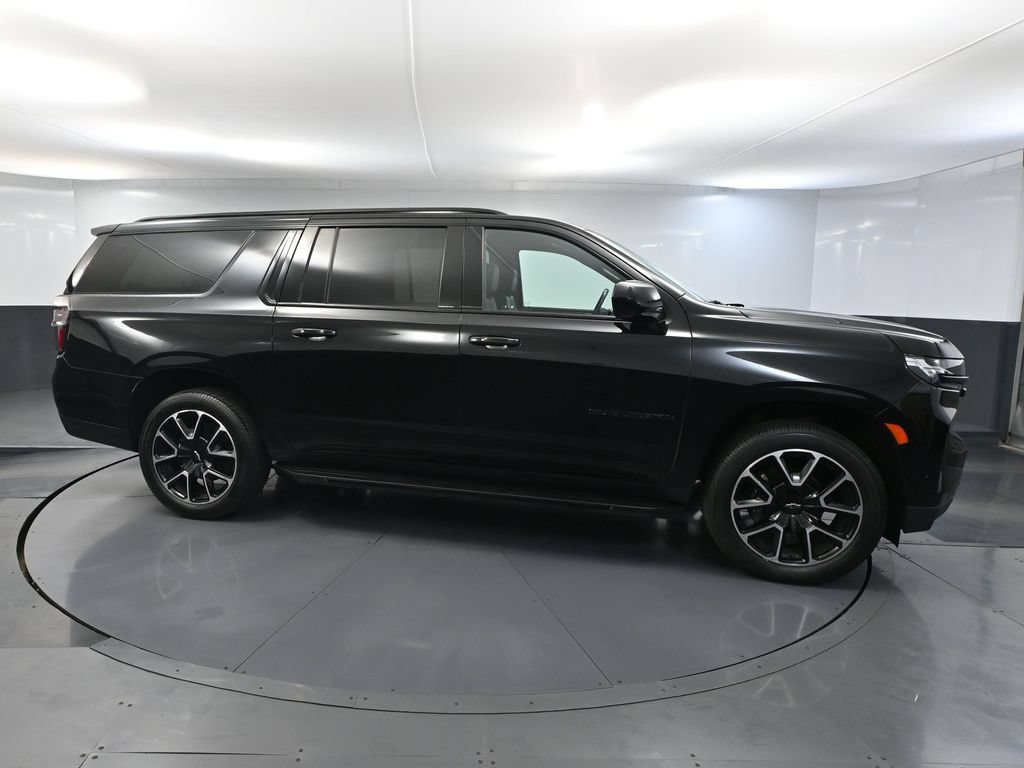 Used 2023 Chevrolet Suburban RST AWD/4WD image 4