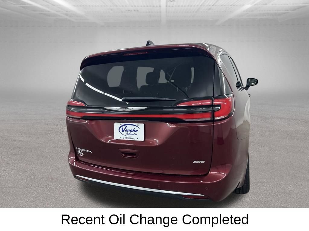 Used 2023 Chrysler Pacifica Touring-L AWD/4WD image 13