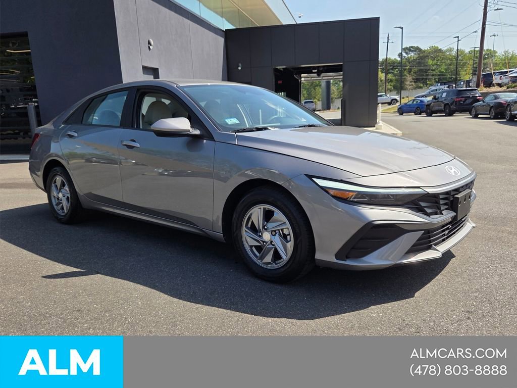 Used 2024 Hyundai Elantra SE image 16