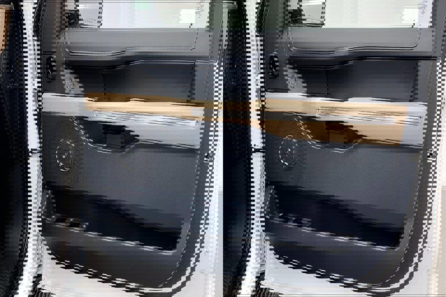 Used 2024 Ford Expedition Max Limited image 26