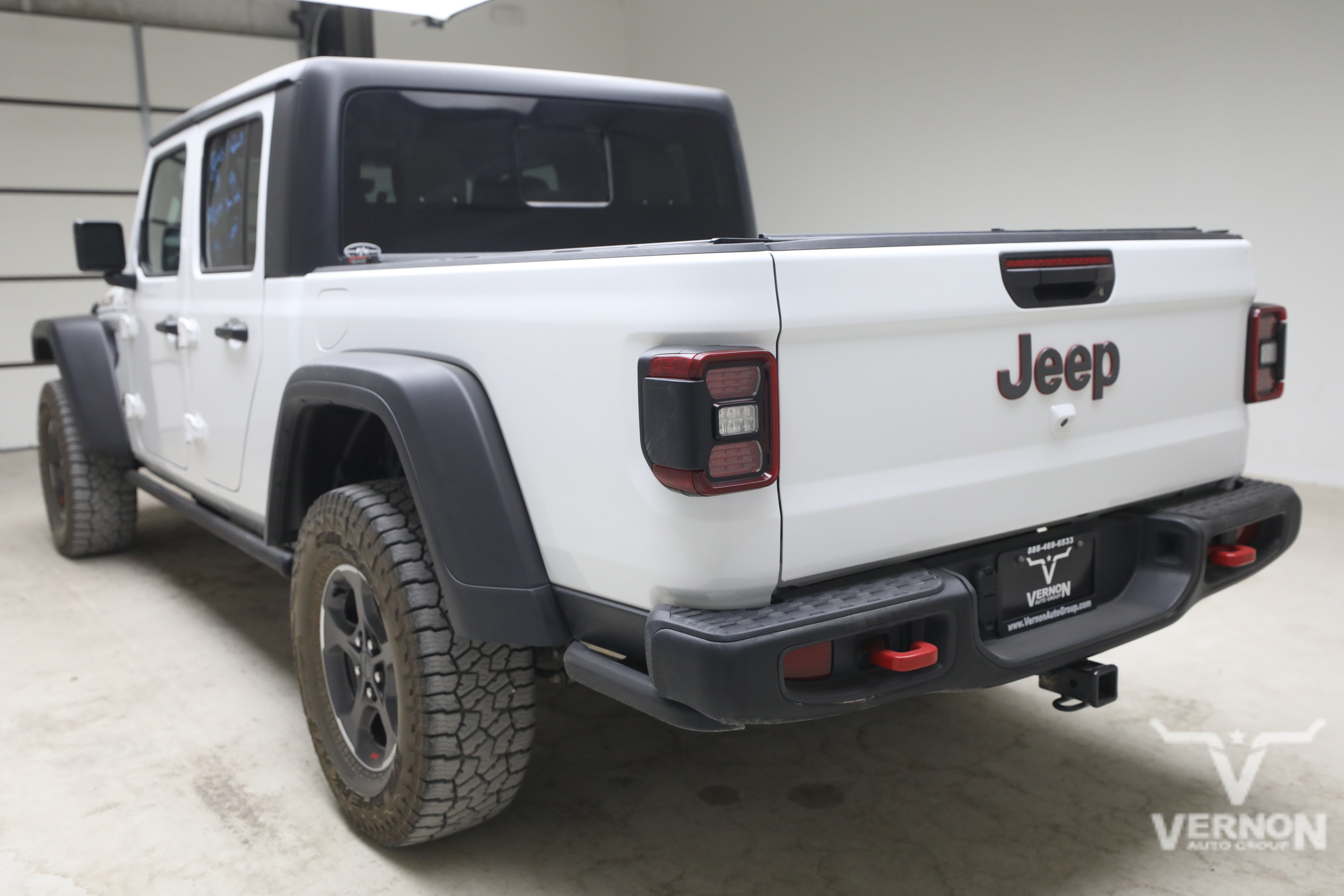 Used 2023 Jeep Gladiator Rubicon w/ LED Lighting Group AWD/4WD image 2