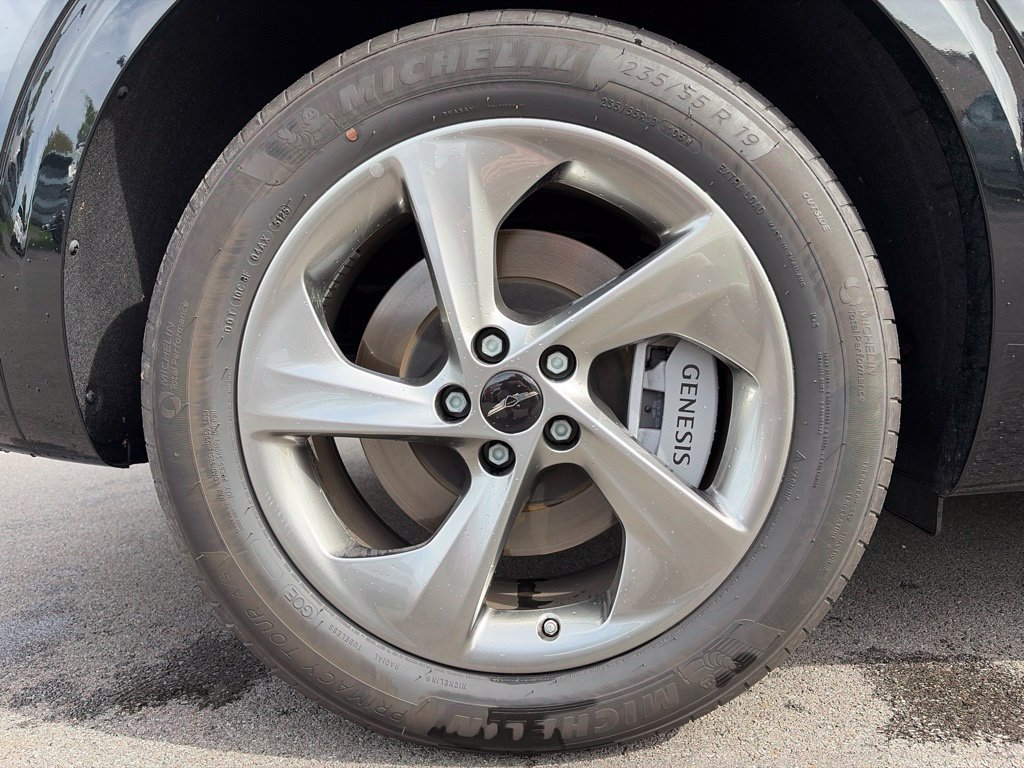 Certified 2026 Genesis GV70 2.5T Select AWD/4WD image 23