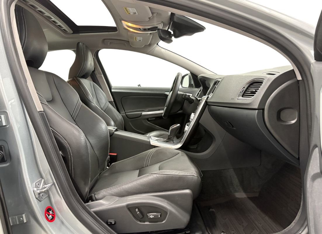 Used 2018 Volvo S60 T5 Dynamic w/ Protection Package image 13