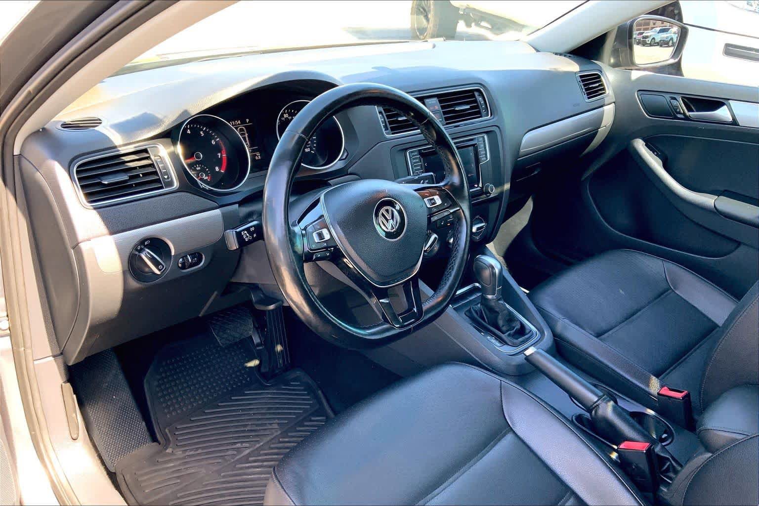 Used 2018 Volkswagen Jetta SE FWD image 16