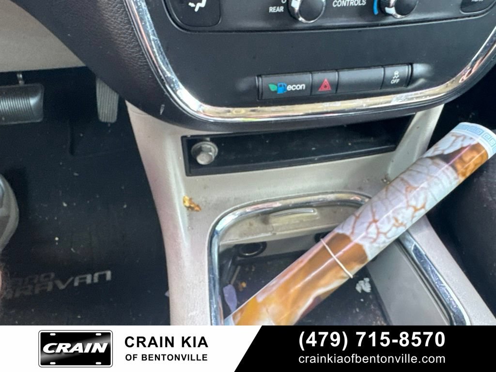 Used 2012 Dodge Grand Caravan SXT FWD image 23