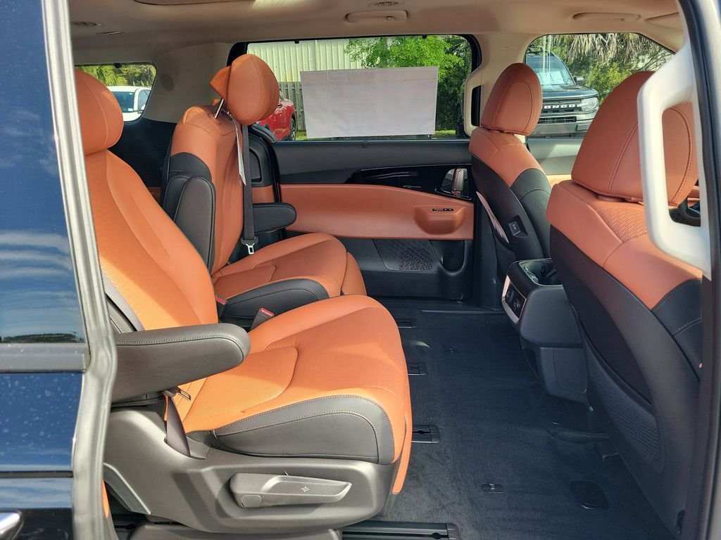 New 2026 Kia Carnival SX Prestige FWD image 12