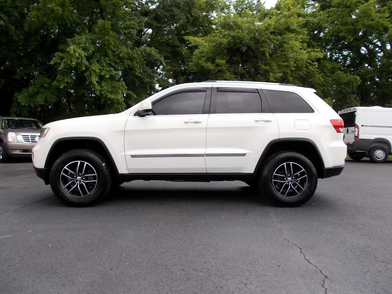 Used 2012 Jeep Grand Cherokee Laredo w/ Laredo E Group image 4
