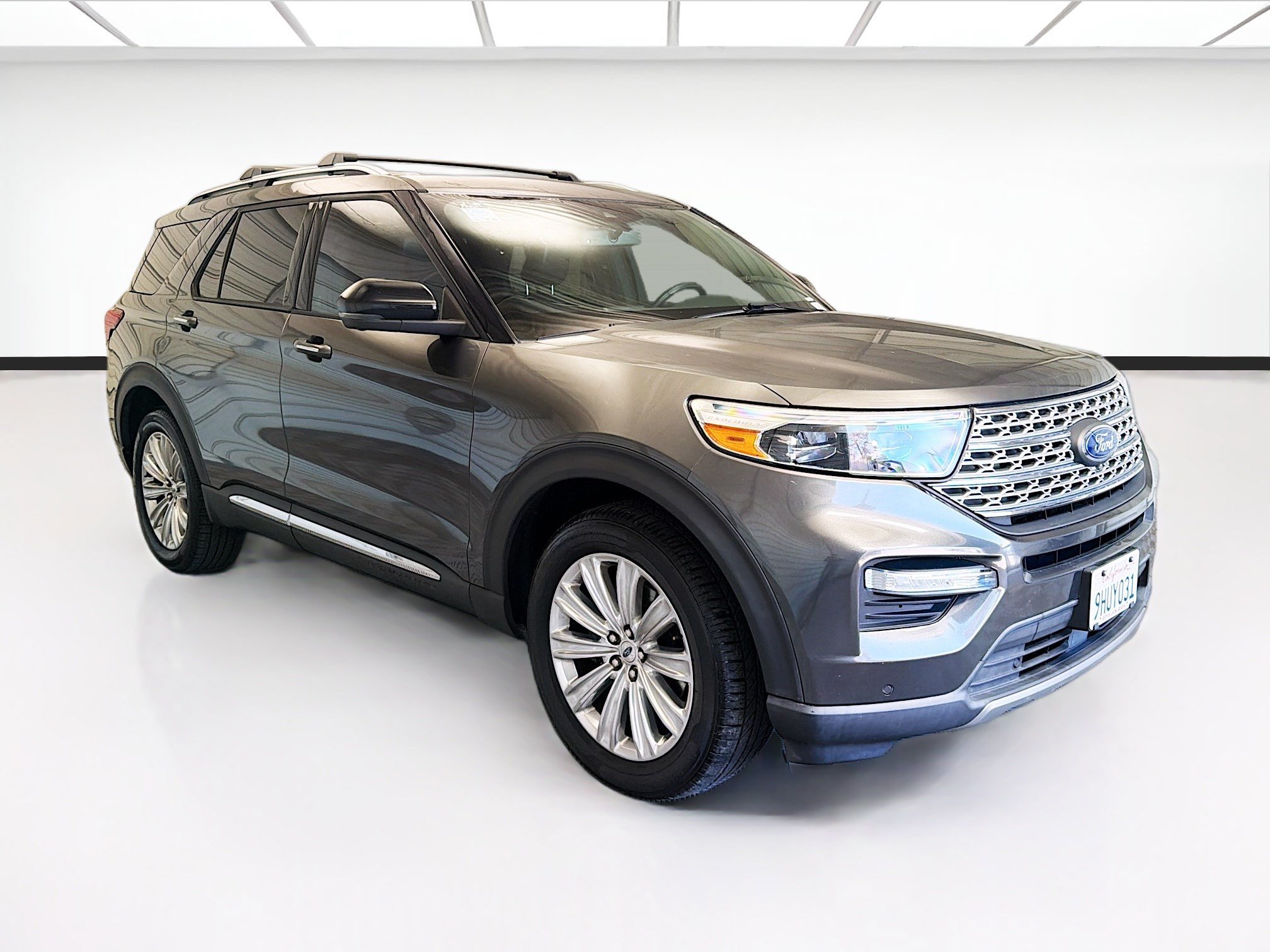 Used 2020 Ford Explorer Limited w/ Class III Trailer Tow Package AWD/4WD image 3