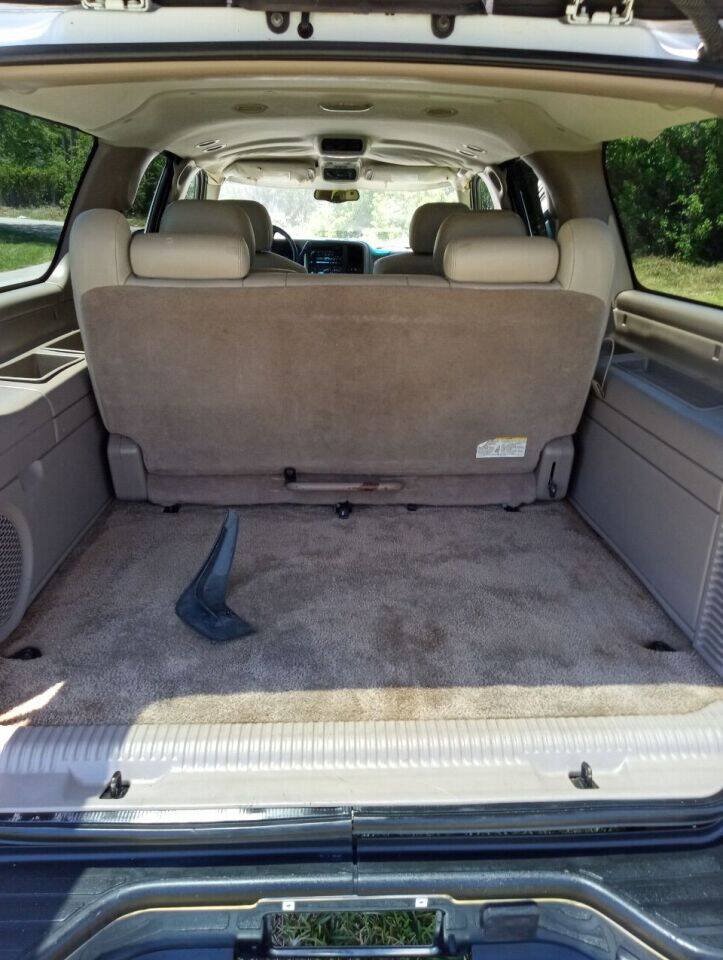 Used 2002 Chevrolet Suburban LT RWD image 13