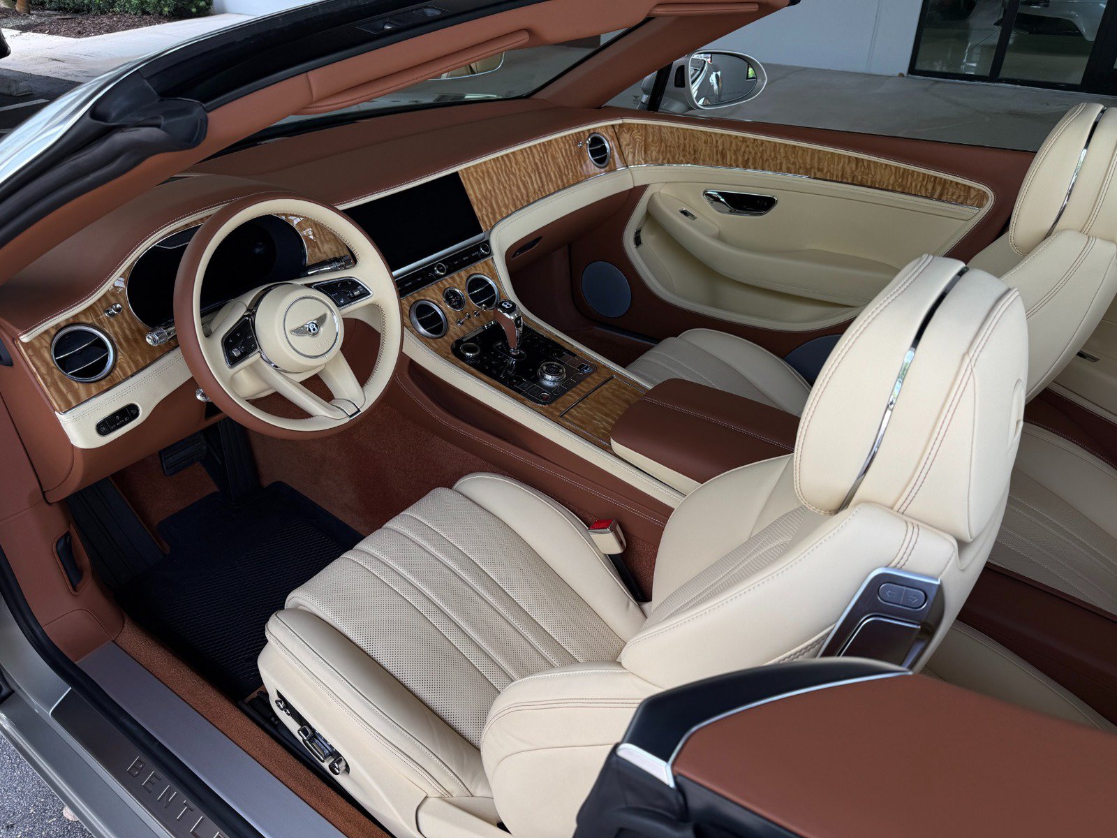 Used 2023 Bentley Continental GT Mulliner AWD/4WD image 27