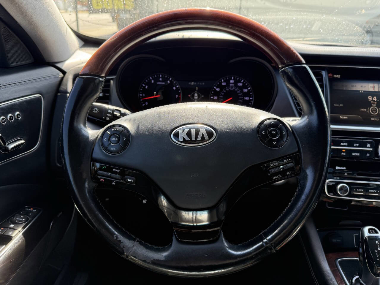 Used 2015 Kia K900 Luxury RWD image 15