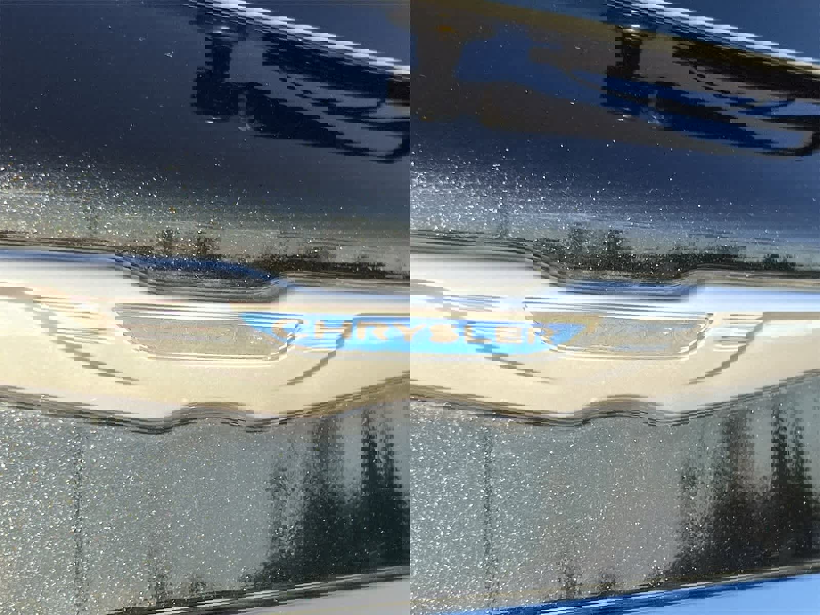 Used 2015 Chrysler Town & Country Touring-L w/ Driver Convenience Group image 32