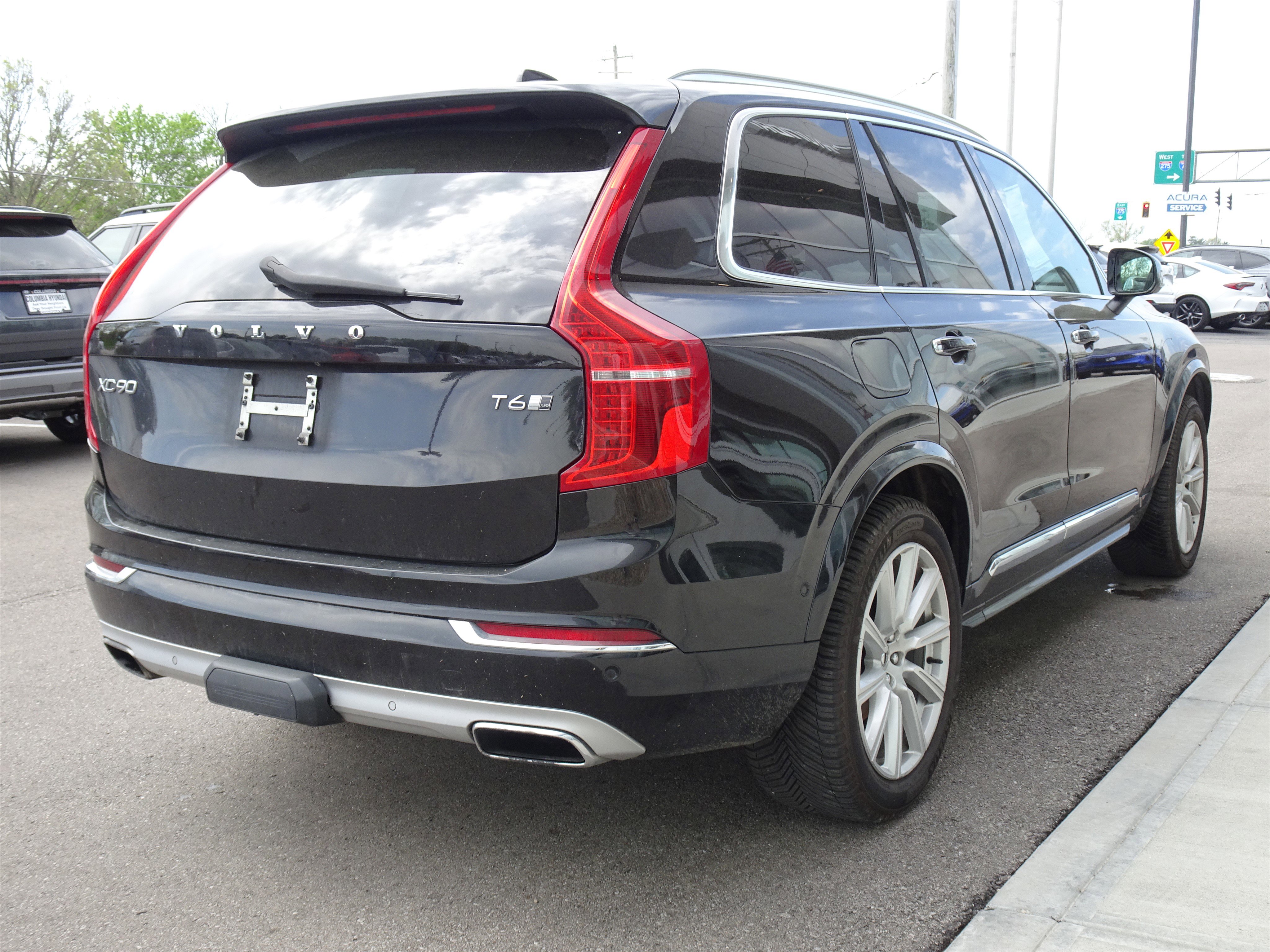Used 2016 Volvo XC90 T6 Inscription w/ Vision Package image 4