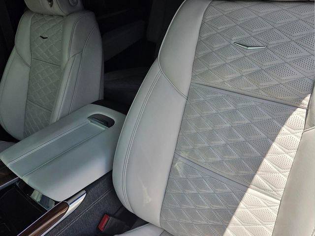 Certified 2025 Cadillac Escalade Sport Platinum w/ LPO, ONYX Package AWD/4WD image 15