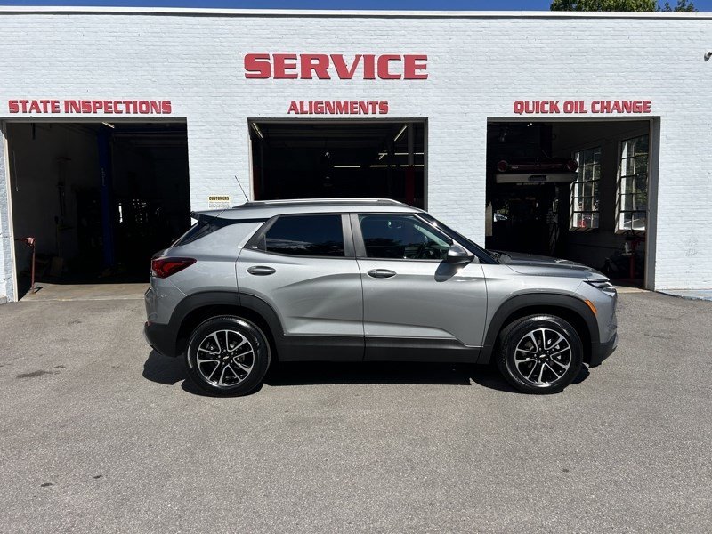 Used 2025 Chevrolet TrailBlazer LT w/ Convenience Package