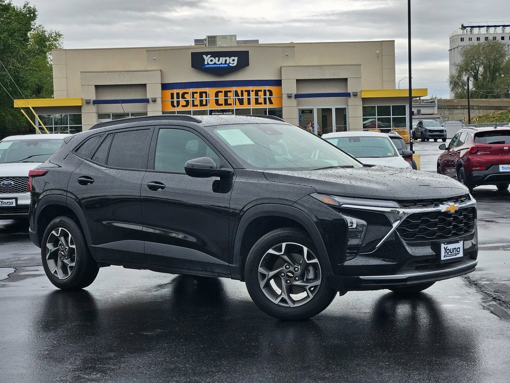 Used 2025 Chevrolet Trax LT