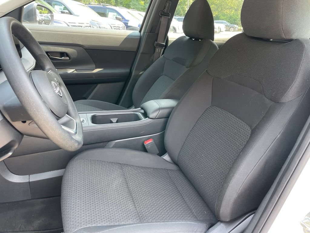Certified 2025 Nissan Kicks S AWD/4WD image 7