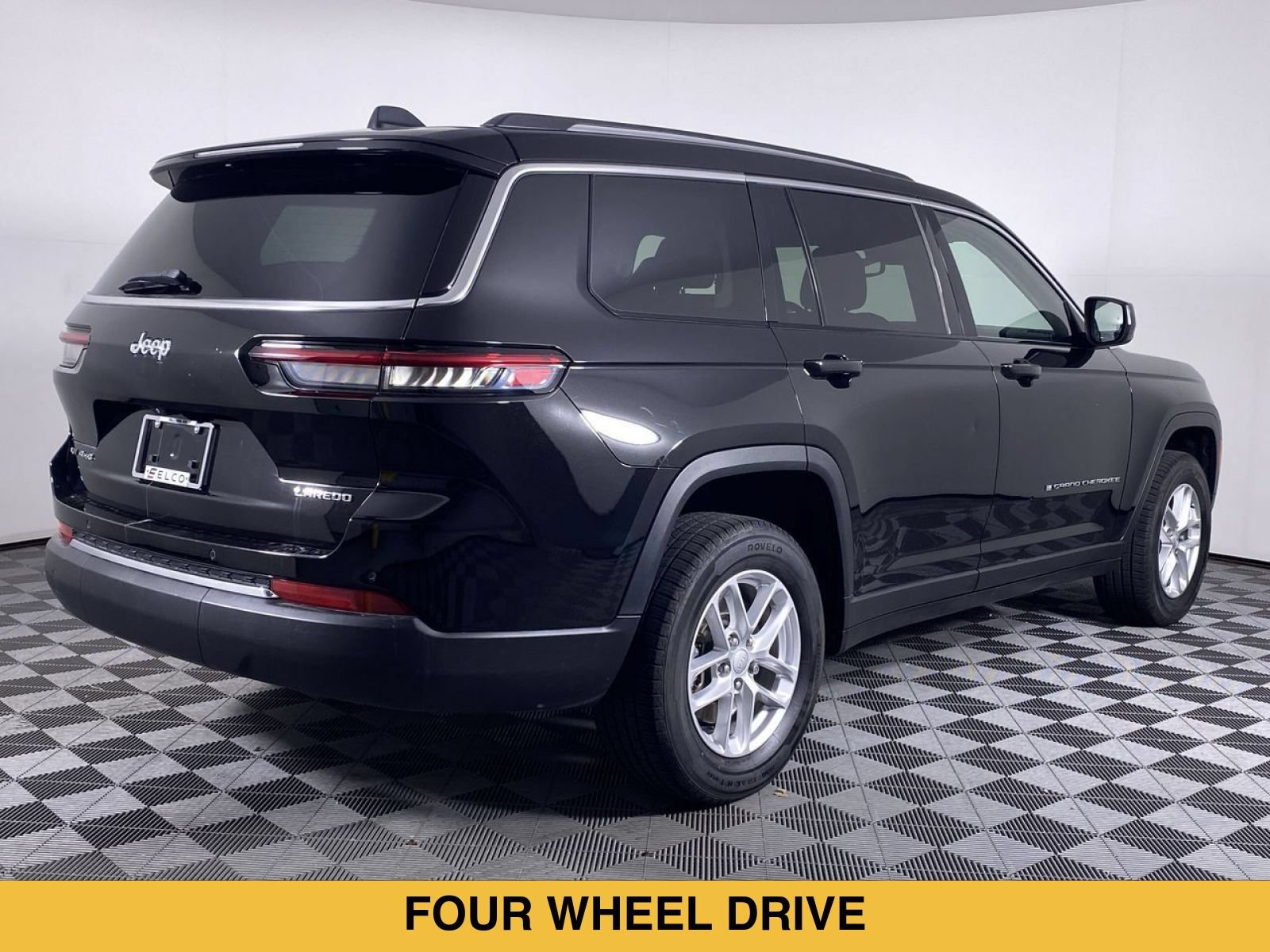 Used 2022 Jeep Grand Cherokee L Laredo w/ Luxury Tech Group I AWD/4WD image 18