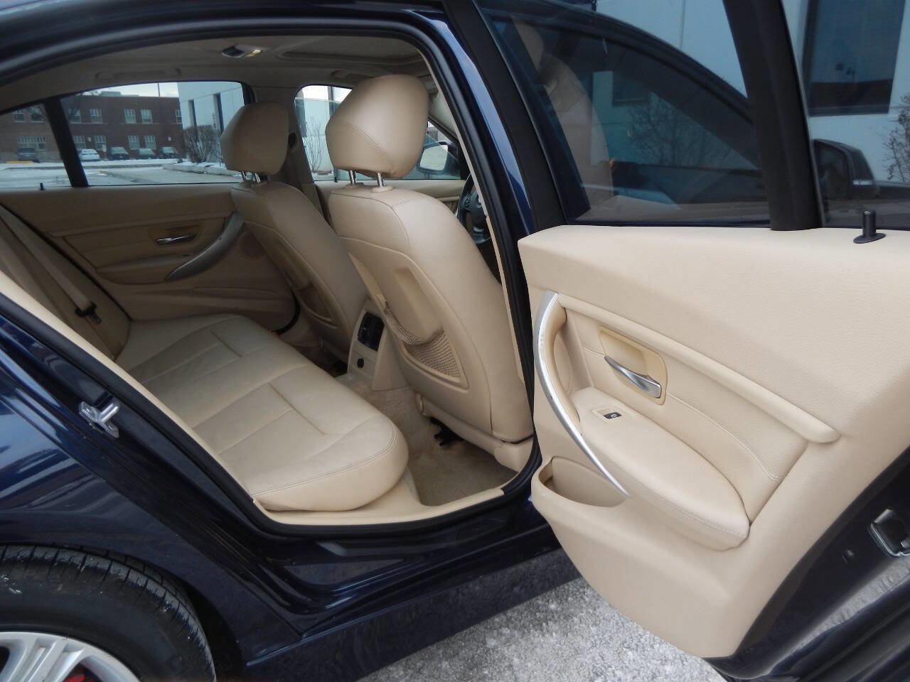 Used 2014 BMW 320i Sedan RWD image 31