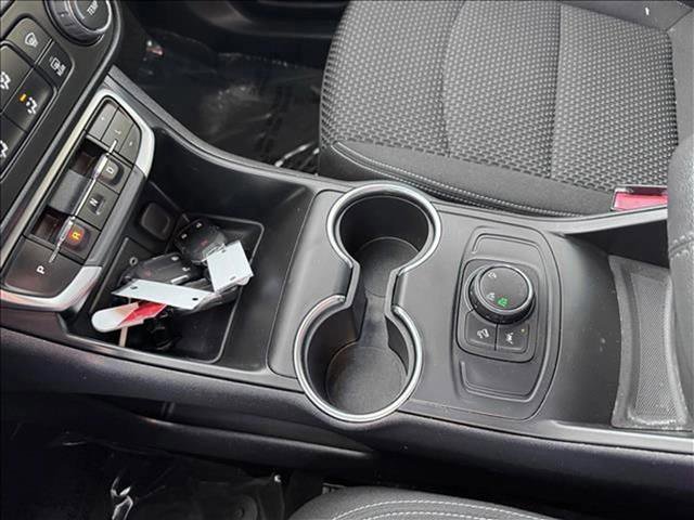 Used 2024 GMC Terrain SLE image 16