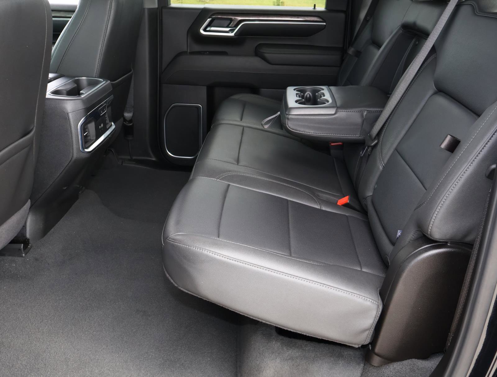 Used 2025 Chevrolet Silverado 3500 LTZ w/ LTZ Texas Edition image 22