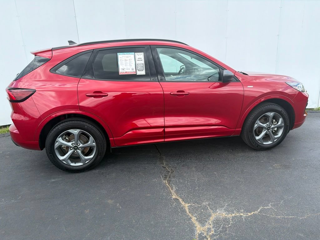 Used 2024 Ford Escape ST-Line w/ Tech Pack #1 AWD/4WD image 3