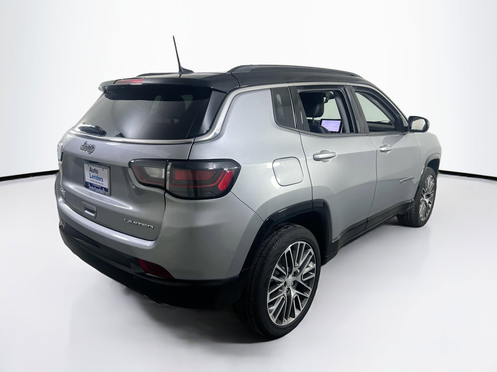 Used 2022 Jeep Compass Limited w/ Elite Group image 5