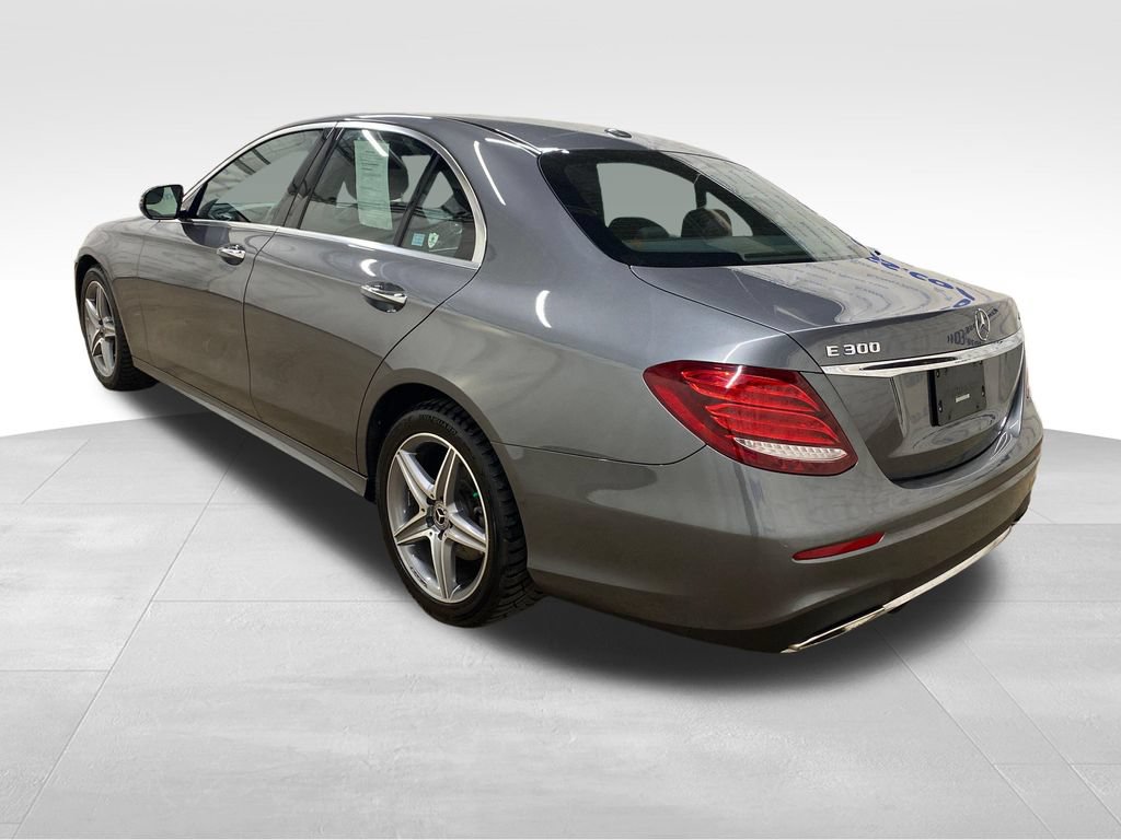 Used 2019 Mercedes-Benz E 300 4MATIC image 2