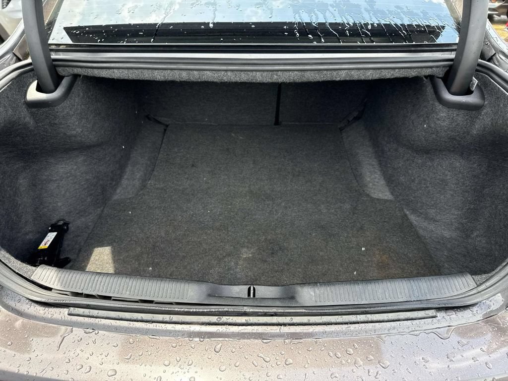 Used 2020 Dodge Charger SXT w/ Leather Interior Group RWD image 8