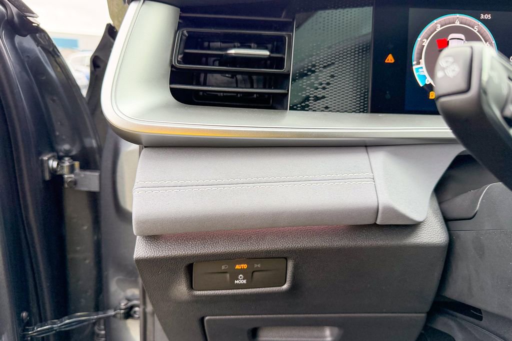 New 2026 Volkswagen Tiguan SE image 18