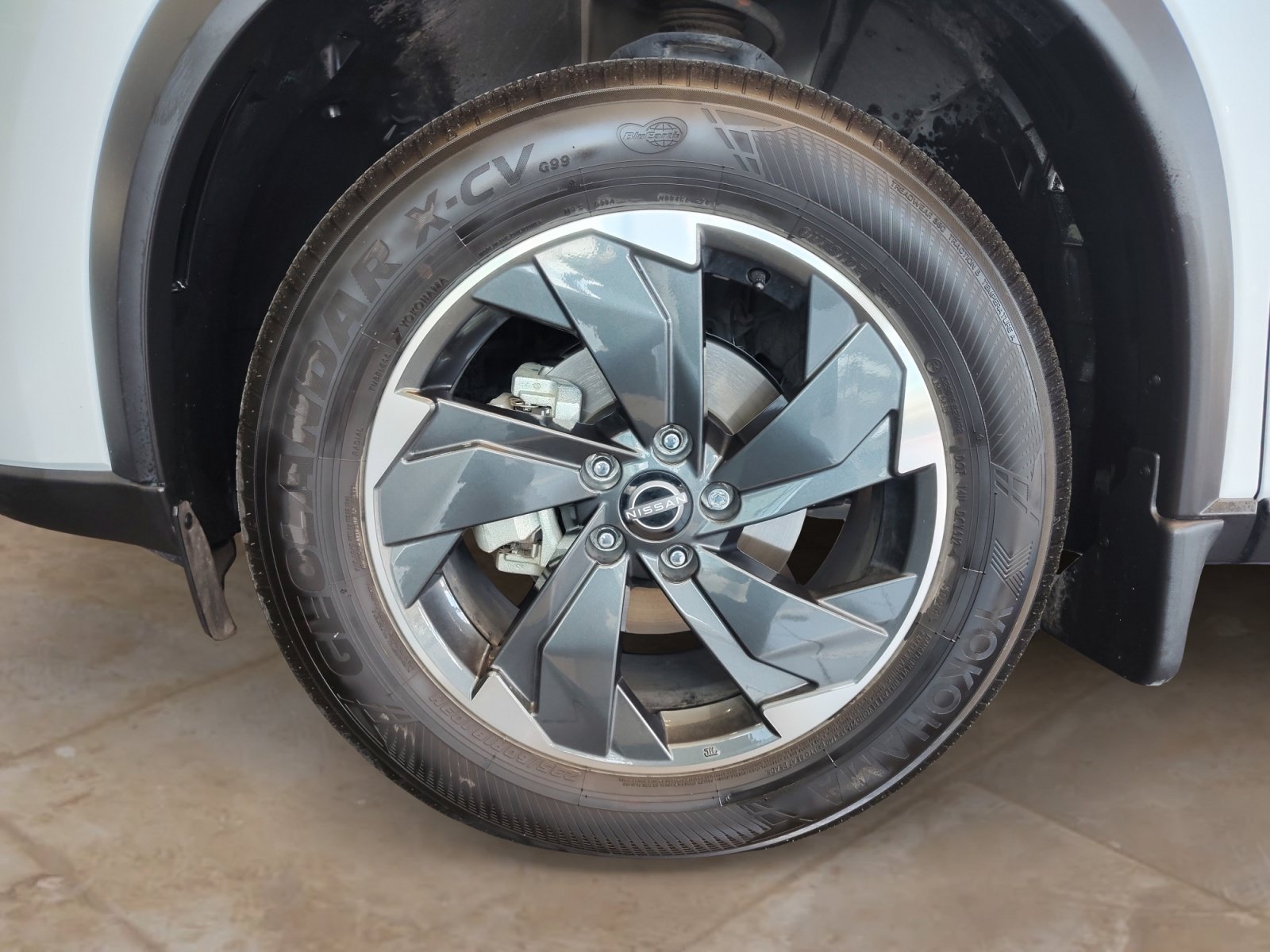 Used 2025 Nissan Rogue SV w/ SV Premium Package FWD image 30