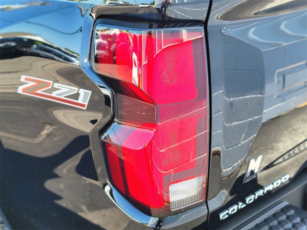 Used 2024 Chevrolet Colorado Z71 w/ Z71 Convenience Package 2 image 9